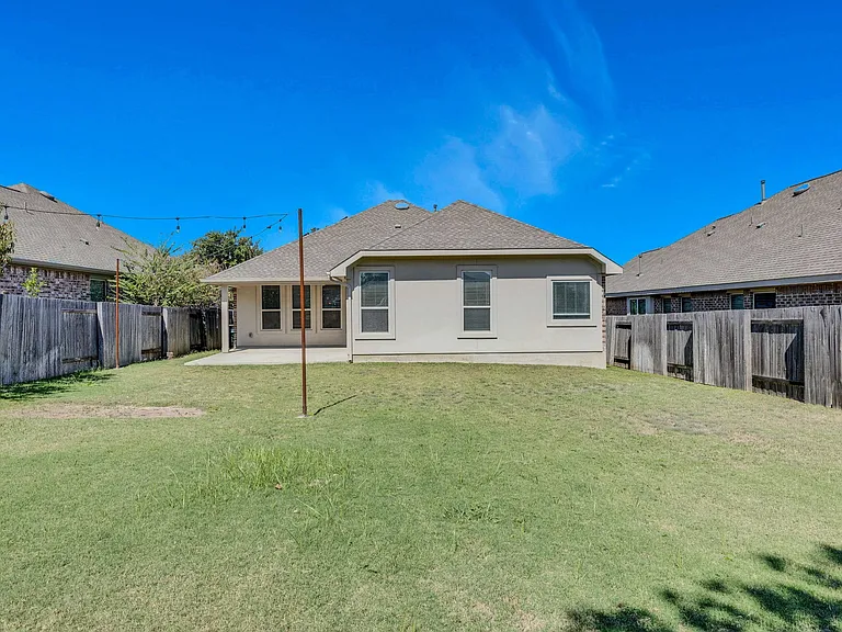 120 Lily Turf Cv — Photo 25