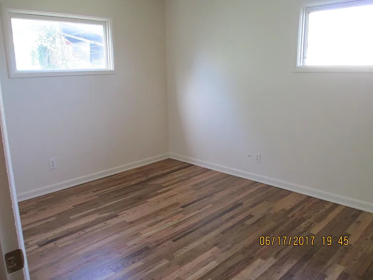 1122 S Cedar St — Photo 19