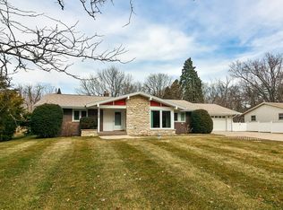 5612 Newburg Rd, Rockford, IL 61108