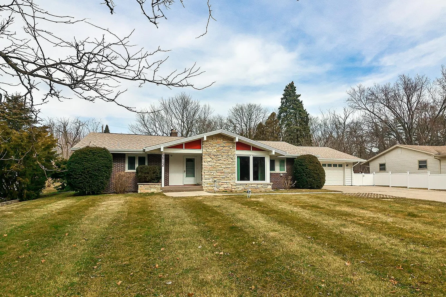 5612 Newburg Rd photo 1