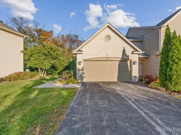 2871 Granite Ct, Prairie Grove, IL 60012