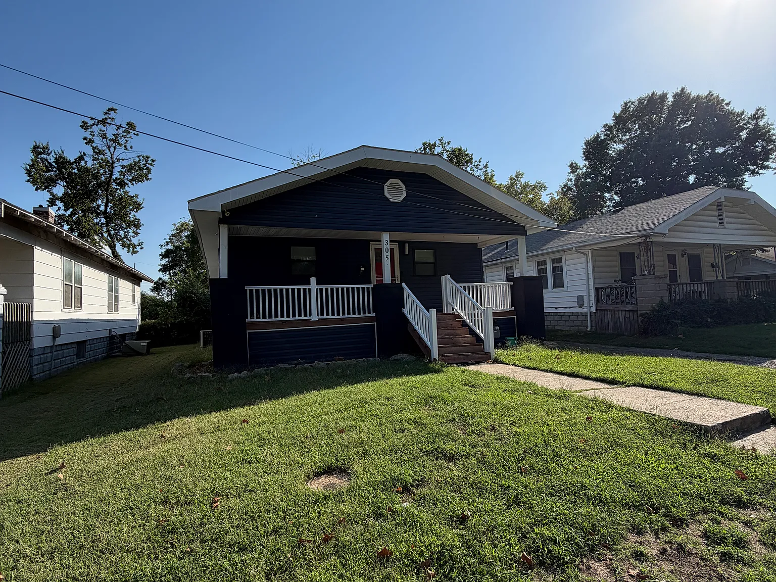 305 W Lindburg — Photo 1