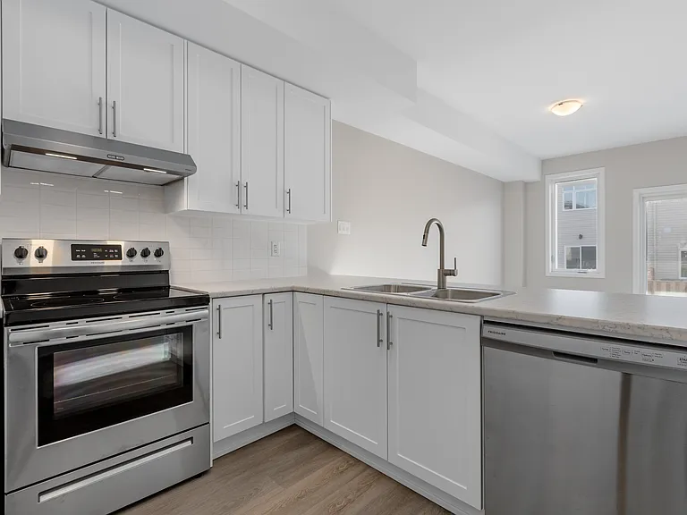 64 Bert Tourangeau St S #64 BERT TOURANGEAU S — Photo 8