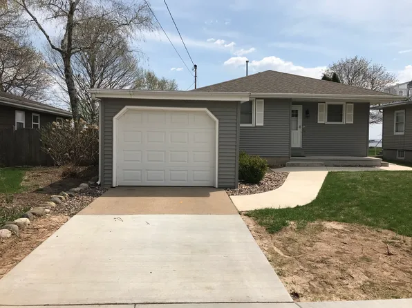 90 Lake St, Oshkosh, WI 54901