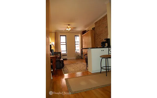 Rented by Douglas Elliman | media 23