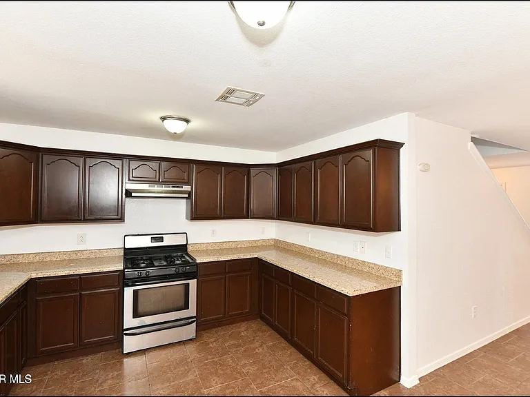 1591 Hartsdale Dr #B — Photo 9