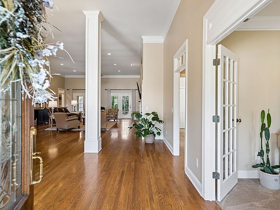 4th image of 403 Daffodil Ct