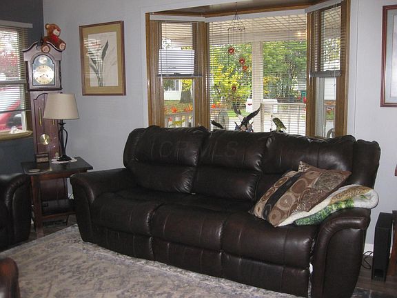 4th image of 388 Middle Dr