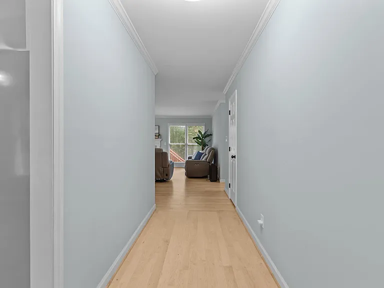 109 Oaklake Ct — Photo 8