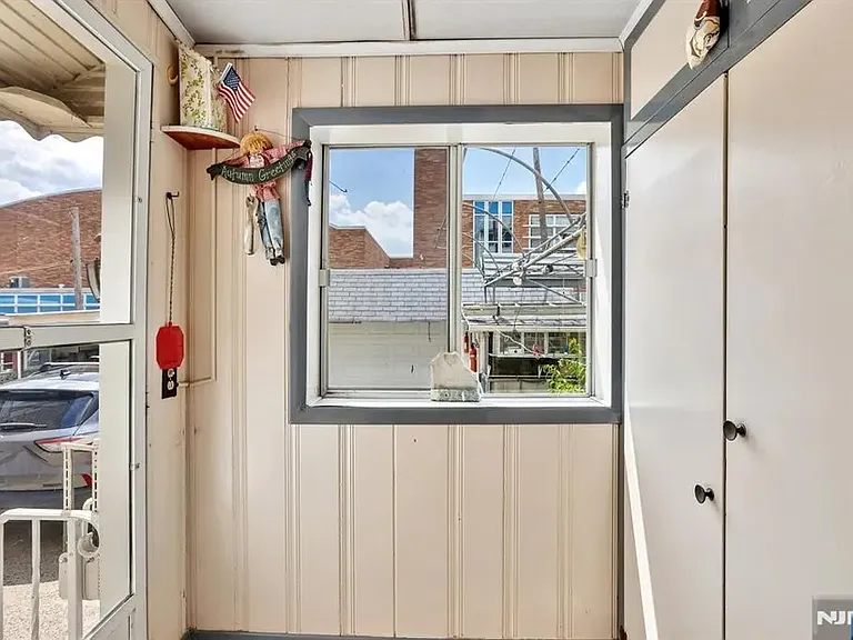 18 Patterson St — Photo 33