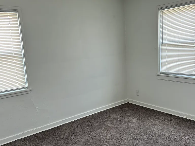 100-21F Midland Hts — Photo 12