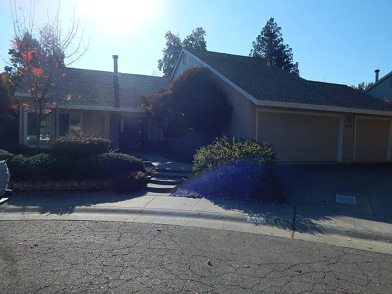 1209 Evans Ct — Photo 28