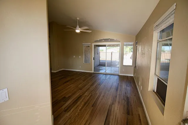 1115 E Pontiac Dr — Photo 5
