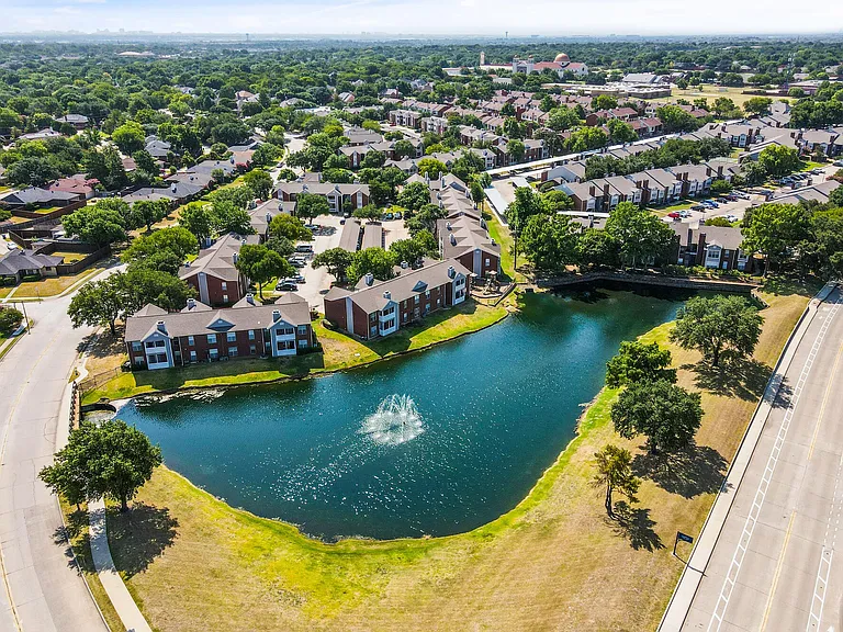 Townlake Of Coppell — Photo 29