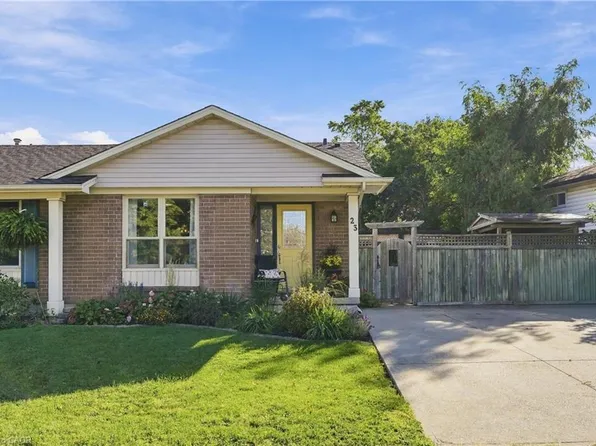 23 Autumn Pl, Saint Catharines, ON L2P 3W3