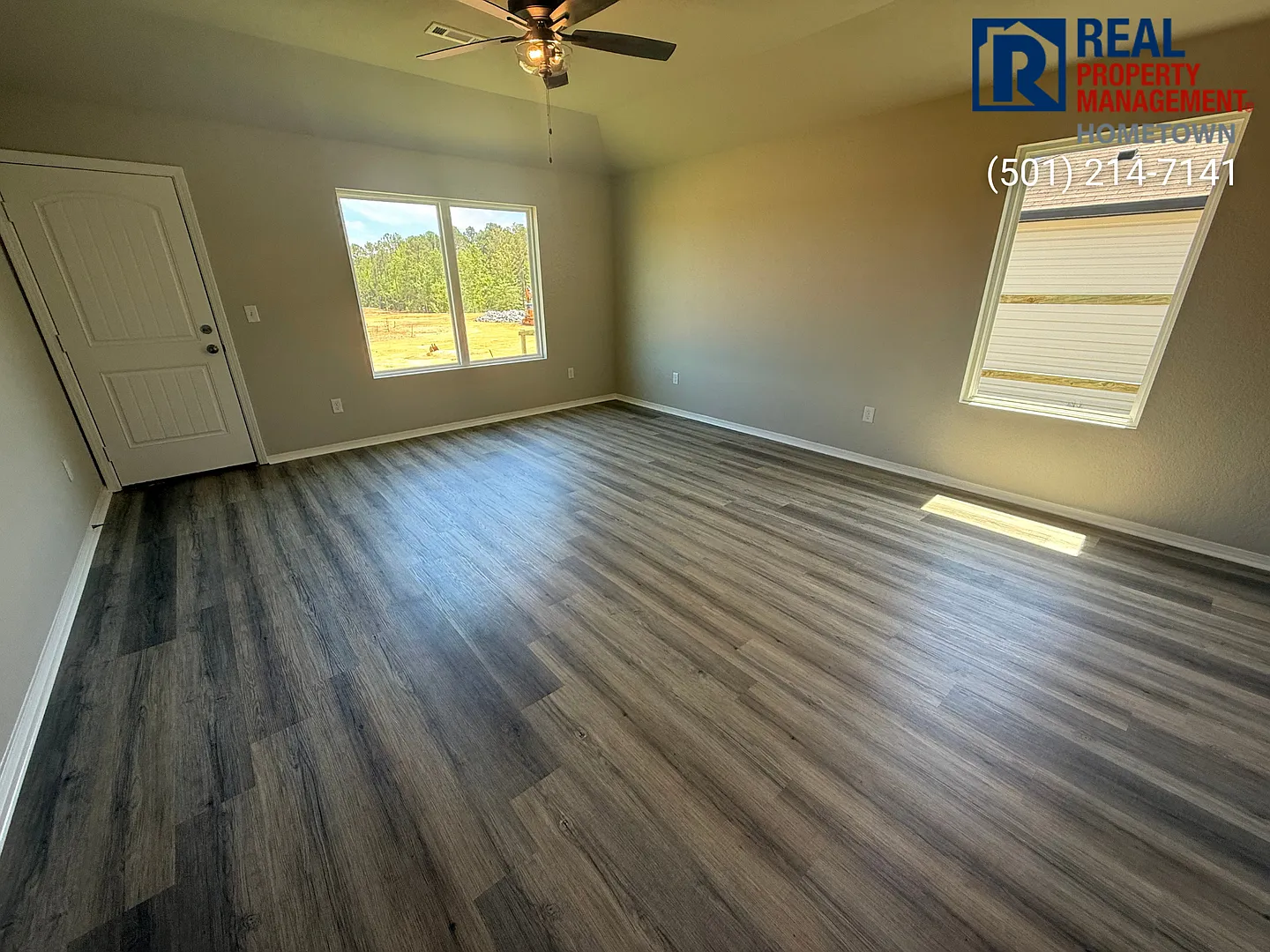Charming 4-Bed 2-Bath Home in Benton — Photo 3