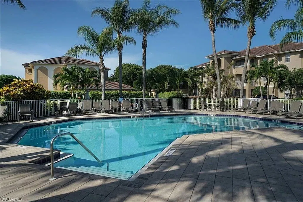 2 bed, 1096 sqft, $2,200 — Photo 1