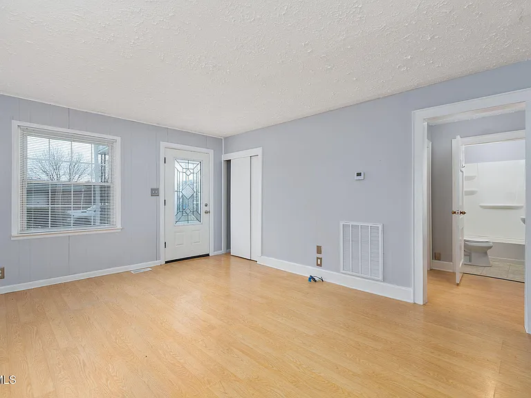11 Birch St — Photo 9