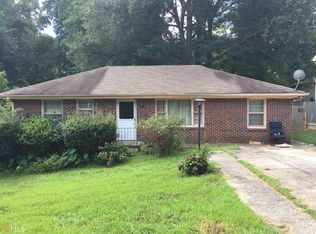 1147 S Parkwood Dr, Forest Park, GA