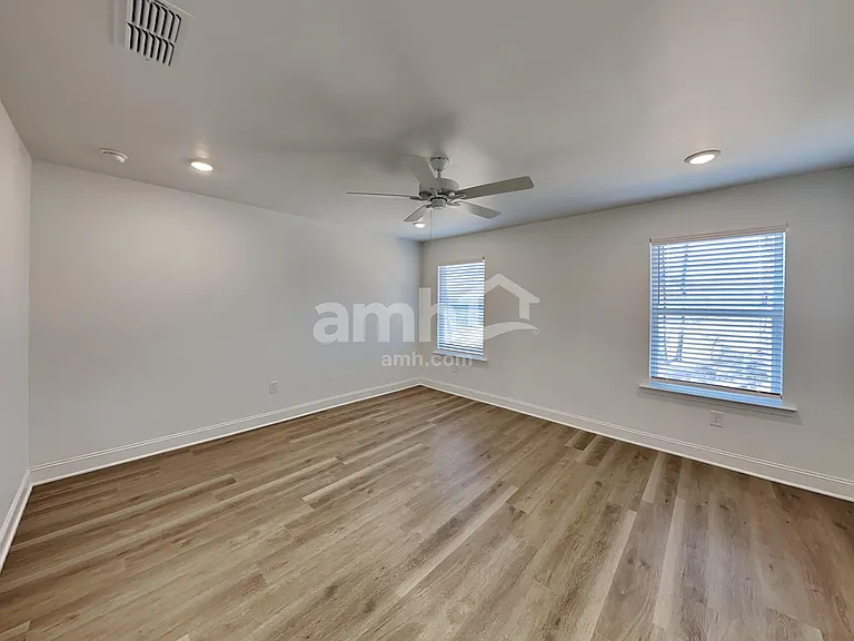 1448 Aquamarine Dr — Photo 8