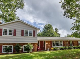 2551 Oak Valley Dr, Vienna, VA 22181