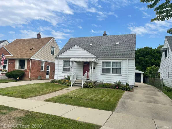 3245 Gertrude St, Dearborn, MI 48124