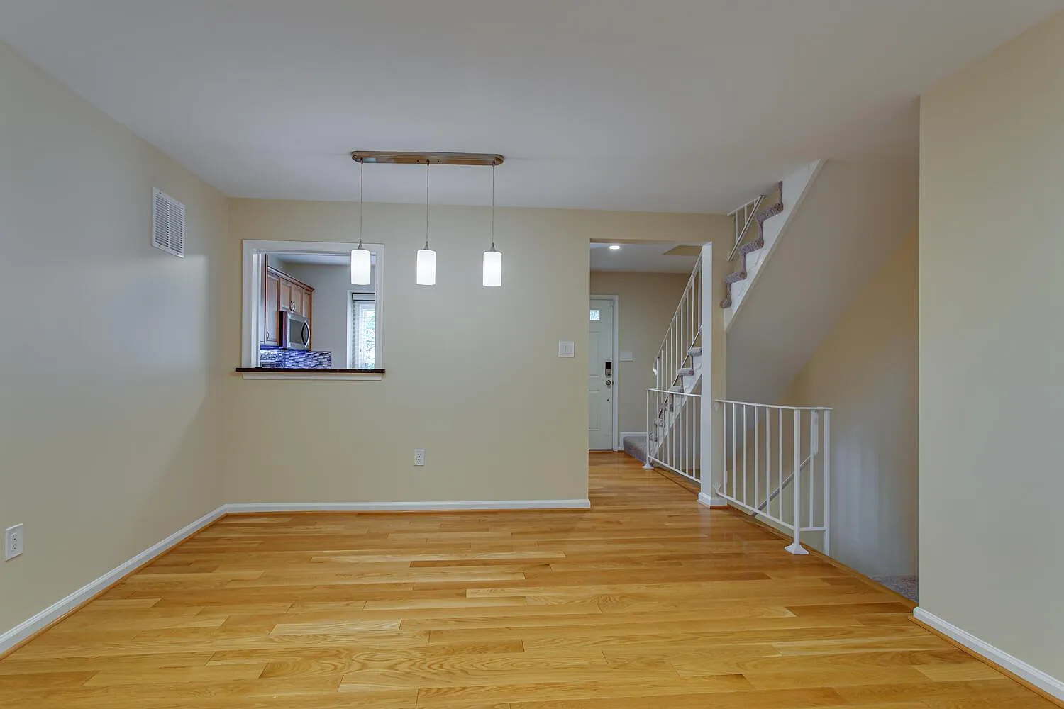 3 bed, 2.5 bath, 1083 sqft, $2,850 — Photo 3