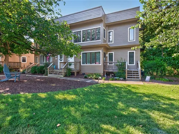 2748 Manoomin Pl, Virginia Beach, VA 23451