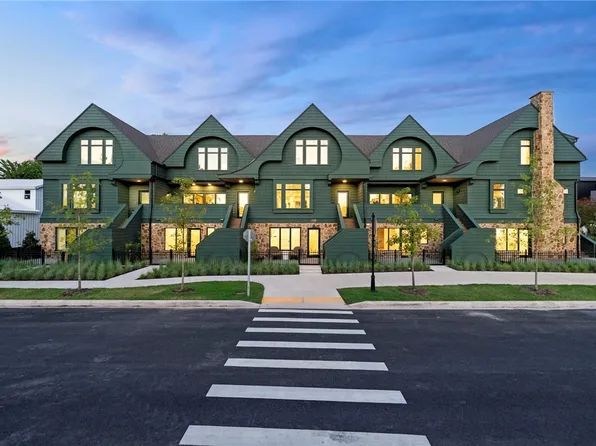 422 SE C St, Bentonville, AR 72712