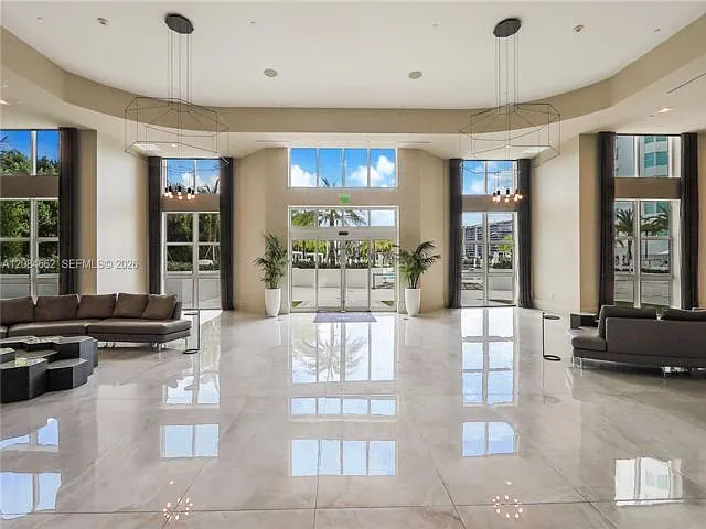 3 bed, 3.5 bath, $11,000 — Photo 3