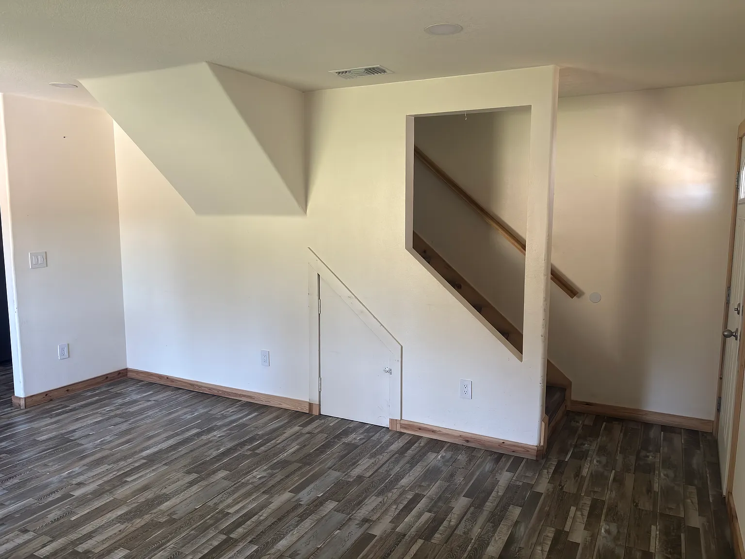 2 bed, 1.5 bath, 840 sqft, $1,600 — Photo 4