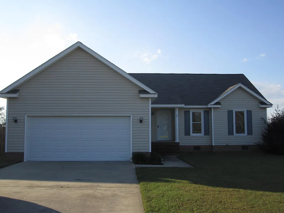 107 Woodcroft Dr