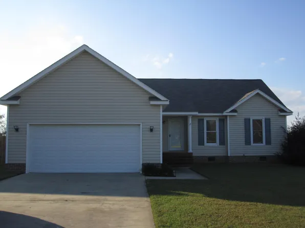 107 Woodcroft Dr, Goldsboro, NC 27534