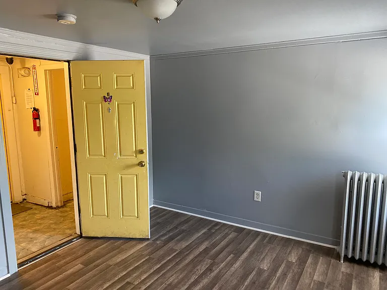 277 Scofield Ave #8 — Photo 6