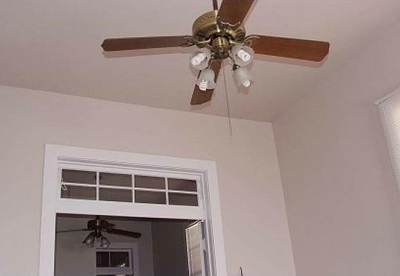 4th image of 121 N Murat St #121