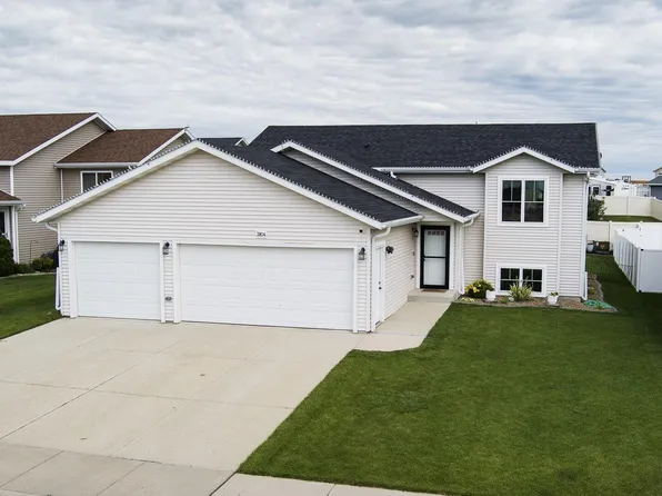 3804 48th St NW, Mandan, ND 58554