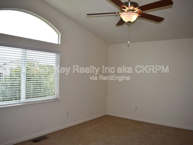 767 Bishop St — Photo 38