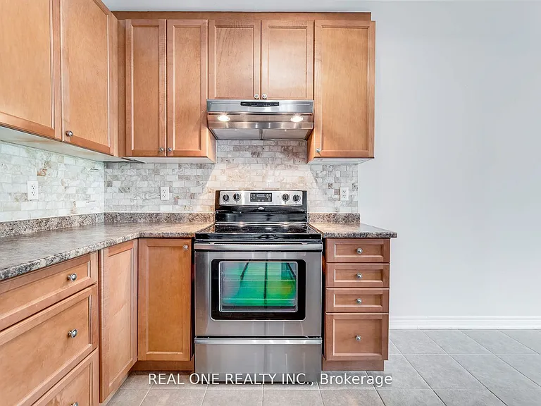 1263 Craigleith Rd — Photo 5