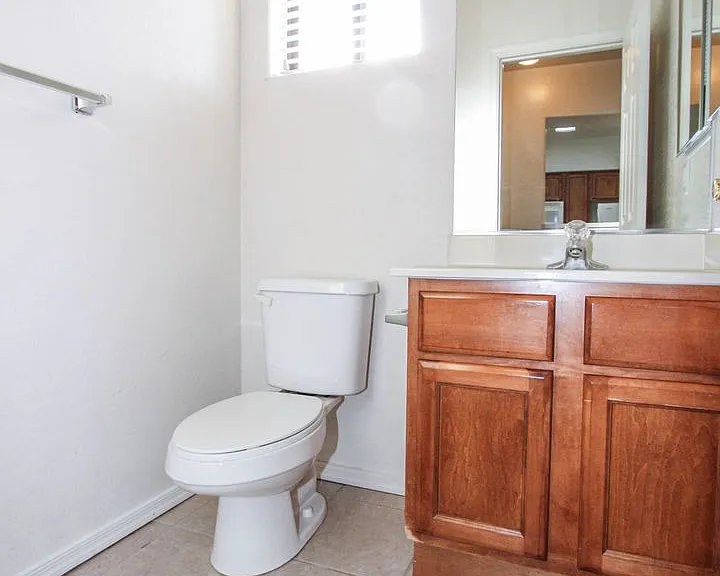 1060 Stratus Way — Photo 5