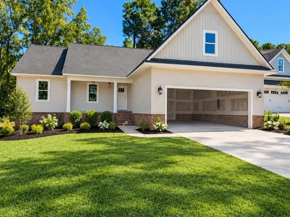 64 Oak Bluff Ct, Fuquay Varina, NC 27526