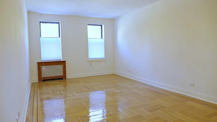 Rented by Metropolitan Equities | media 8