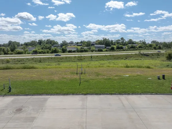 3022 Belle St SW, Cedar Rapids, IA 52404