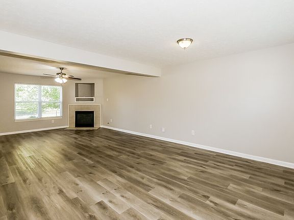5th image of 12046 Royalwood Dr