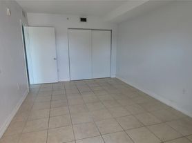 2740 SW 28th Ter