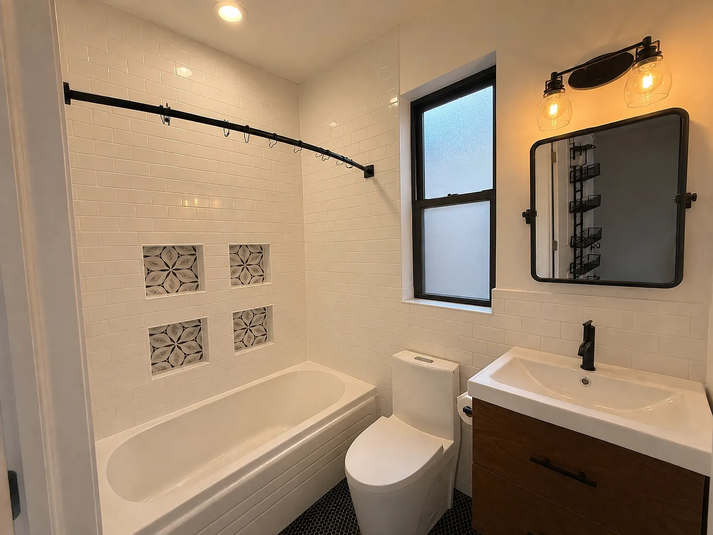 2 bed, 800 sqft, $2,795 — Photo 3