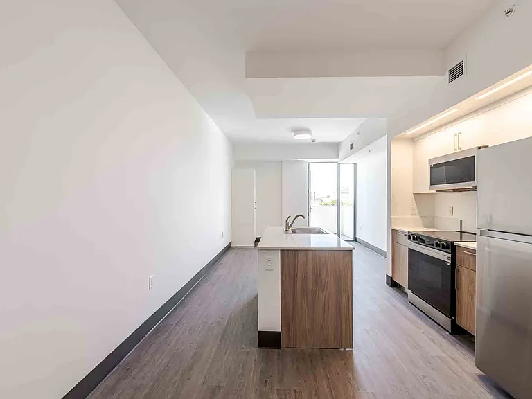 The Anamar at Collins Park — Photo 10