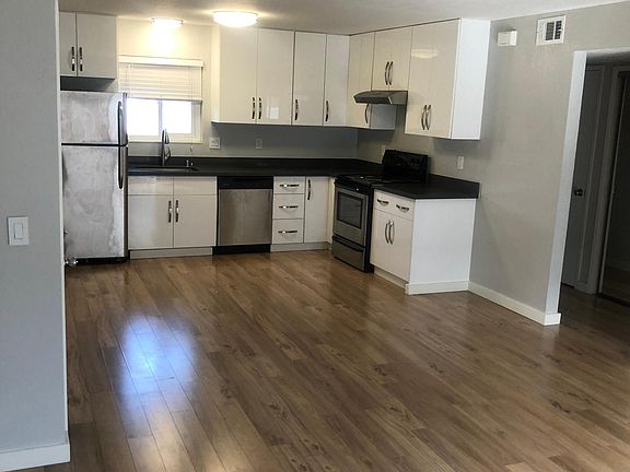 3rd image of 1679 Carpentier St #1683