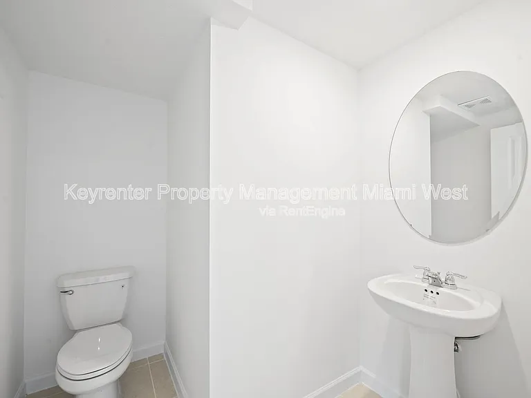 1385 SE 7th Ter — Photo 15