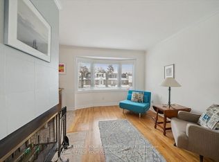 60 Kippendavie Ave #201, Toronto, ON M4L3R5