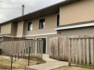 1229 Trailwood N, Hopkins, MN 55343